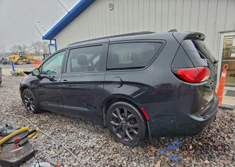 2018 Chrysler Pacifica Limited from USA, damaged, VIN 2C4RC1GG9JR230828